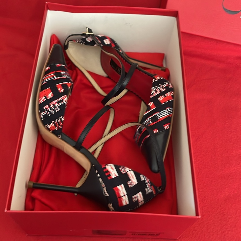 Authentic Carolina Herrera heels size 6 - Picture 6 of 17